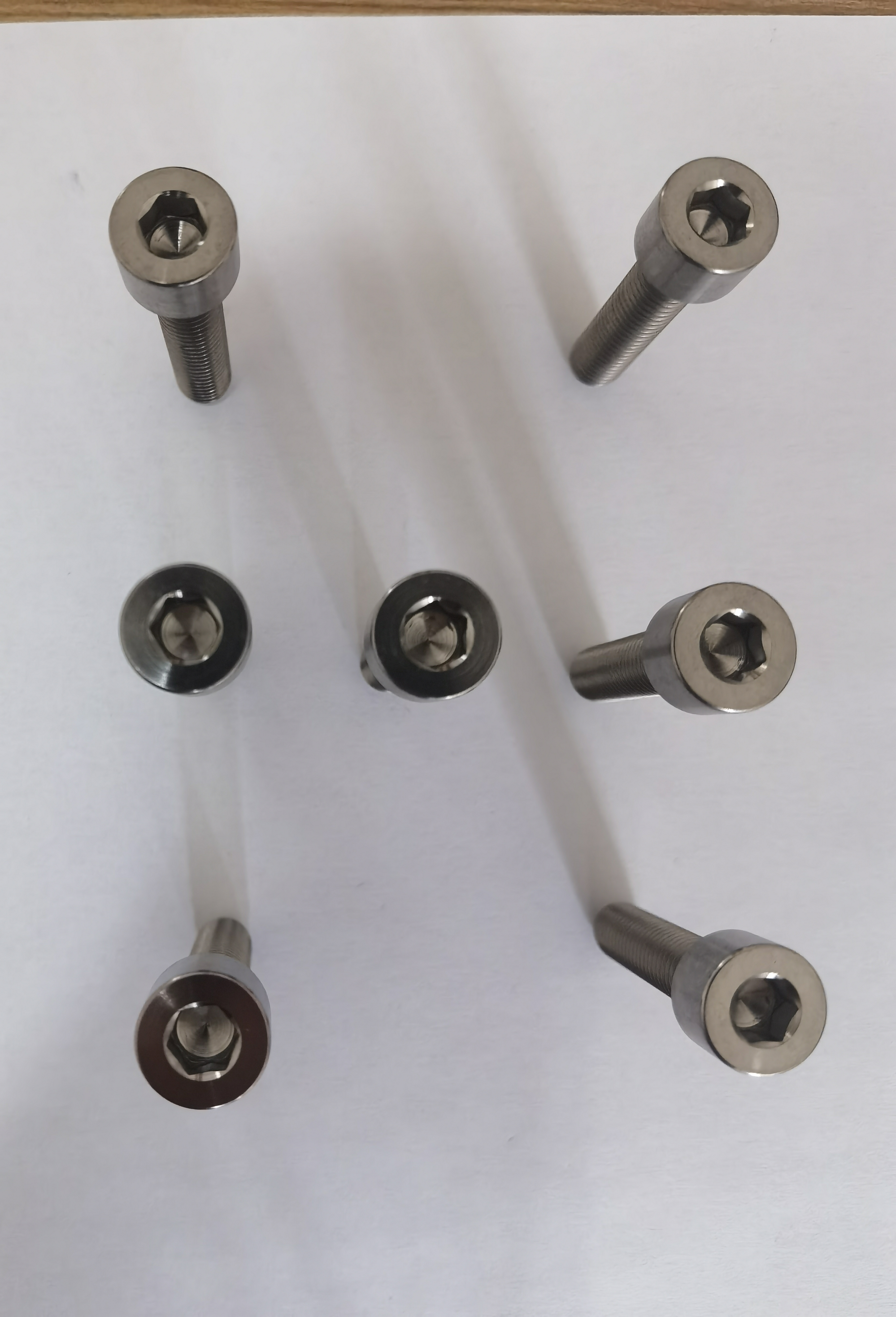 Titanium Hexagon Socket Head Cap Screws DIN7984 Grade2 Grade5